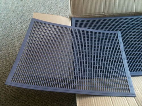 100 Queen Excluder Plastic Bee Separator Separating net grid Beekeeping 10 frame