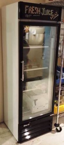 Single Glass Swing Door Cooler Merchandiser (Black or White - 27&#034; Wide x 29-1/2&#034;