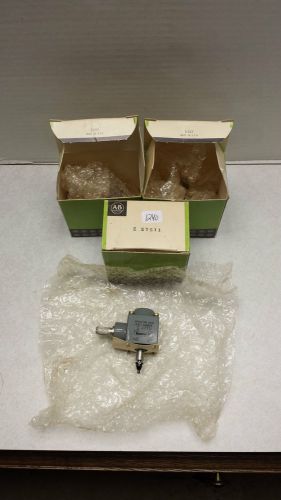 QTY 3 NEW ALLEN BRADLEY OPERATING HEADS Z25711