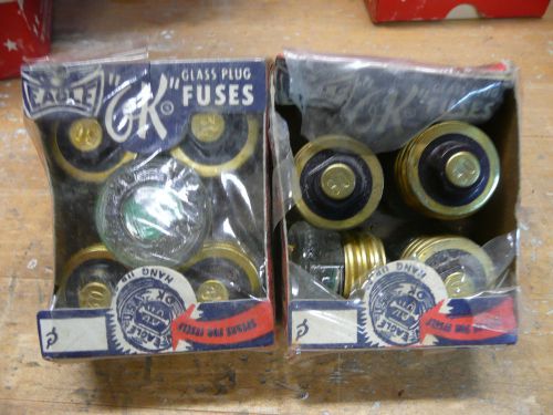 Lot of 9 Eagle OK 125V, 30A glass plug fuses, Cat# 690