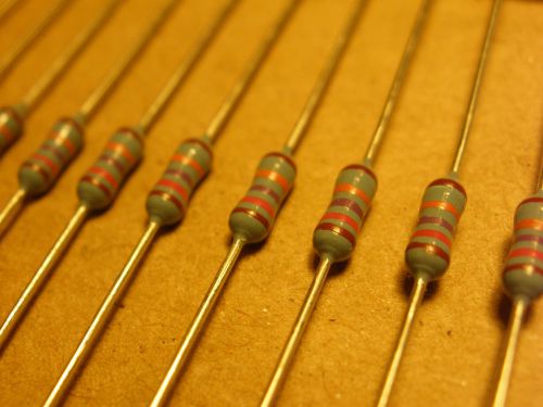 ( 200 PC. ) RESISTORS 1/4 WATT 1 % METAL FILM ( SEE VALUE LIST )