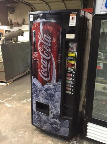 Intellevend 2000 Coke Coca-Cola Soda Pop Vending Machine 110 Volt Bills Coins