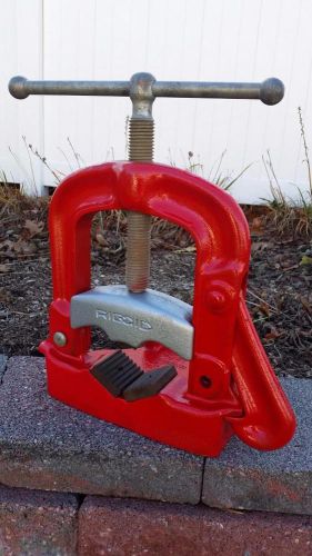 RIDGID BENCH YOKE PIPE VISE MODEL #27  FROM 1/8&#034; TO 6&#034; CAPACITY NICE