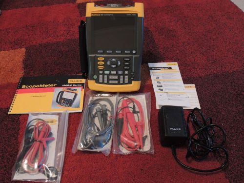 Fluke 196B Scopemeter Oscilloscope. Unused Perfect Condition