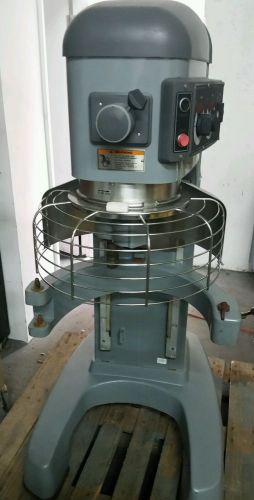 Hobart legacy hl600.  pizza dough &amp; bakery mixer. hl600 60qt mixer. hobart for sale