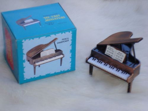 GRAND PIANO Pencil Sharpener Die Cast Metal 2&#034; W x 2&#034; T Great Music Gift NIB