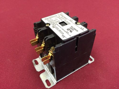 Arrow Hart 60515 ACC338UMM10 Magnetic Contactor 3 pole 30/40 amp 24 v coil