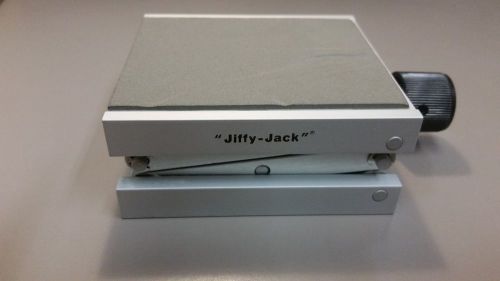 Cole Parmer - Jiffy-Jack Aluminum Lab Platform 3 1/2&#034;x 3 1/2&#034; -6&#034;1/2 Hight Max