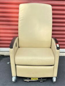 KNU Healthcare Recliner