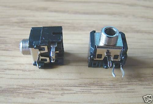 2 pcs 3.5 mm audio jacks (mono) 1B2b