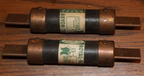 Vintage Royal Noark 75amp Fuses