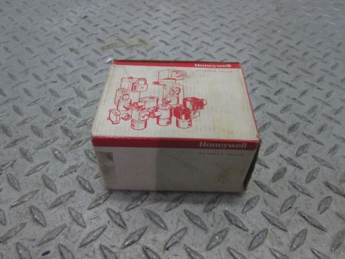 HONEYWELL SKINNER VALVE V935LB2050 50 PSI 1/8&#034; ORIFICE 120V