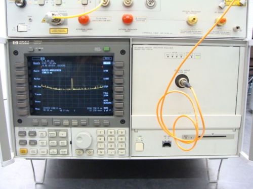 HP Agilent Optical Spectrum Analyzer - 70004A W/ 70952B 600 to 1700nm OSA NICE