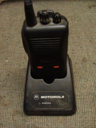 MOTOROLA RADIUS SP-50/UHF 2CH RADIO/SP-50 CHARGER/SP50 RADIO/UHF RADIO/CB RADIO