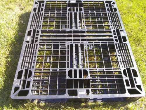 Shipping Hard Plastic Pallet 48 x 40 1200 Lb