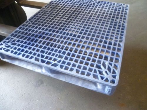 SANITARY ONE PIECE PLASTIC PALLET 40&#034; X 48&#034;  30K STATIC LOAD CAPACITY , ORBIS