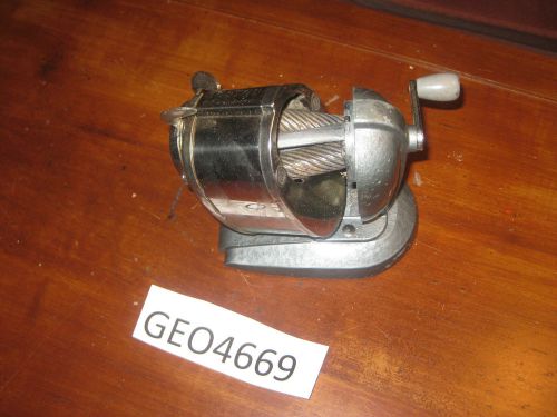 BOSTON CHAMPION MANUAL PENCIL SHARPENER        USED    [GEO4669]