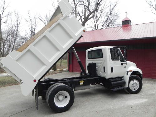 2007 international  dump truck DT466 ( EXCELLENT CONDITION )