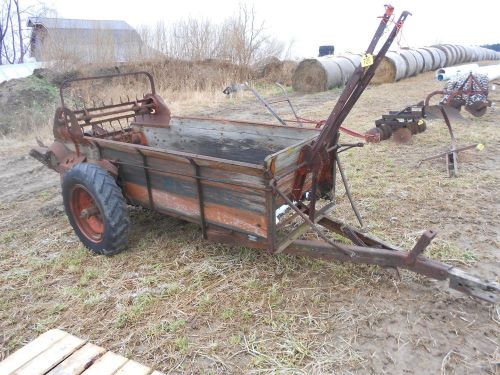 New Idea 14A ground drive manure spreader