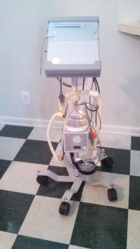 CareFuion Patient Ventilator with Fisher &amp; Paykel Healthcare Humidifer