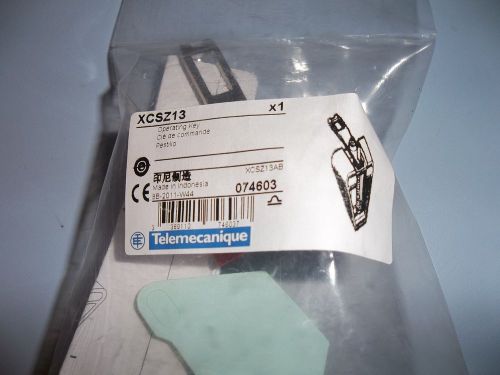 TELEMECANIQUE SCHNEIDER ELECTRIC XCSZ13 OPERATING KEY - NEW