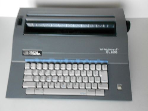 Smith Corona SL600  Portable Electronic Typewriter w/cover &amp; manual VGC