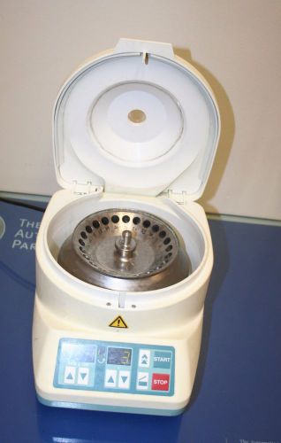 Hettich  Zentrifugen Mikro 20 Centrifuge (fully working condition)