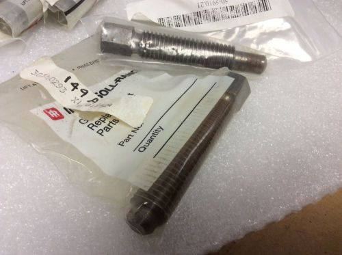 (2) INGERSOLL RAND 30340293 SET SCREW RARE #. NEW NOS (LOT OF 2) $49