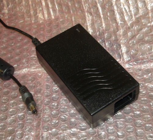 Tiger Power TG-3001-12V  IBM FRU 66P0405 12V 2.5A AC Power Adapter Charger