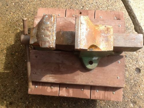 Prentiss bull dog vise 4 1/2&#034; jaws model 264 1/2 for sale