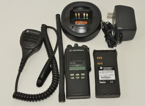 Motorola HT1250 Low Band  29.7-42MHZ 128 channels Full Kit