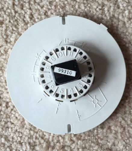 EST EDWARDS 6251B-003 SMOKE DETECTOR BASE W/ AUXILIARY RELAY