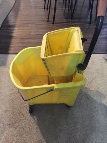 Rubbermaid Large Mop Bucket