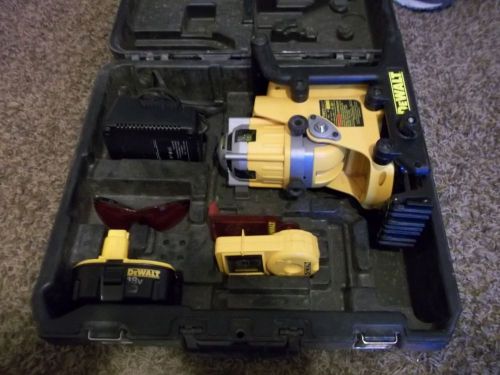 DeWalt 9.6-18V Cordless Rotary Laser Level DW073   tested works