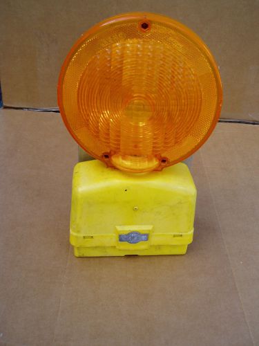 Yellow flashing light road construction safety caution traffic barrier light for sale