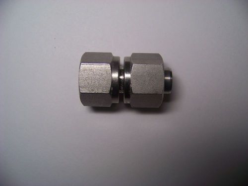 Swagelok  1/2 ” ss port connector assembly includes pc, nuts and ferrules auction for sale