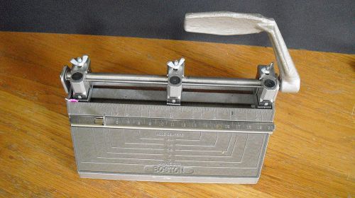 Vintage BOSTON HEAVY DUTY ADJUSTIBLE 3 HOLE PUNCH  Excellent Condition