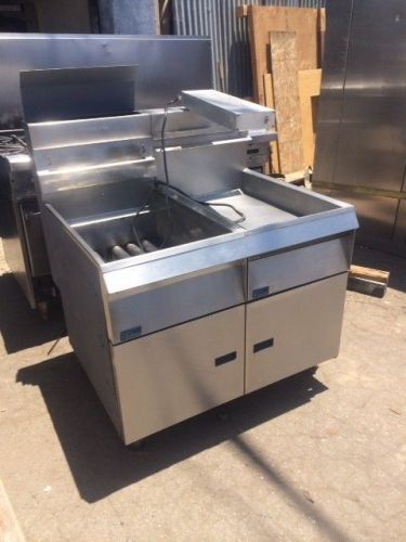 Pitco Fryer Heritage 18S Fryer With B&amp;B (Bread &amp; Batter) Station/Dumping station