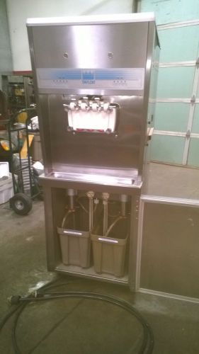 Taylor 8756 Ice Cream Soft Serve Yogurt Machine. Water Cooled Three Phase