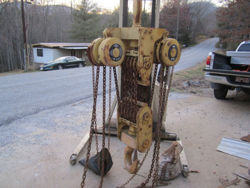 Yale 25 ton manaul chain hoist   30 feet of lift  Double pull chain