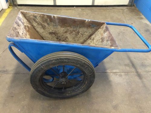 PRE-OWNED Wheelbarrow