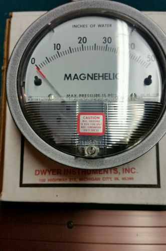 DWYER MAGNEHELIC 2050 PRESSURE GAUGE *NEW IN BOX*