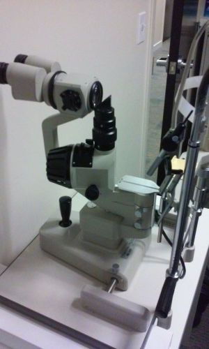 Topcon SL-2E Slit Lamp w Fixation Light &amp; Magnifying Lens