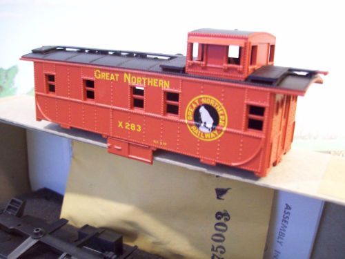 HO GREAT NORTHERN Cupola Caboose #X-283 - NIB!