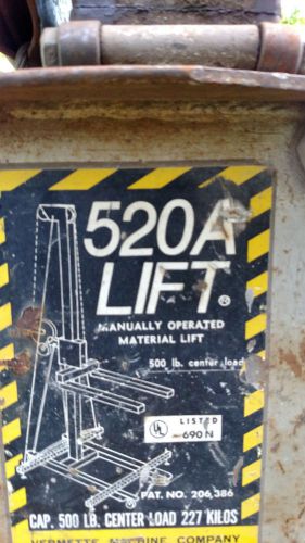 VERMETTE 520A MANUAL MATERIAL LIFT