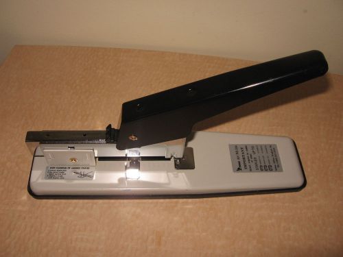 SAFINA OFFICE PRODUCTS HEAVY DUTY DESKTOP STAPLER MODEL NO. 514