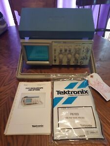 (Never Used) Analog Oscilloscope 50 MHz Tektronix 2225 + Manual, P6103 Probes