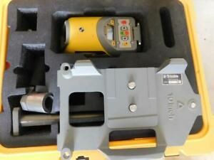 SPECTRA PRECISION DG613 CONSTRUCTION PIPE LASER WITH TRIVET TRIMBLE TOPCON