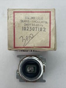 CUTLER HAMMER 10250T182 STD. IND. LIGHT TRANS. 1 HOLE MTG. 240V 50-60HZ