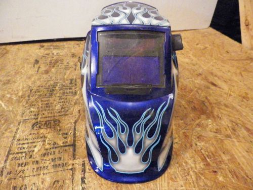 METAL MAN AUTO DARKENING WELDING HELMET (Lot 10438)